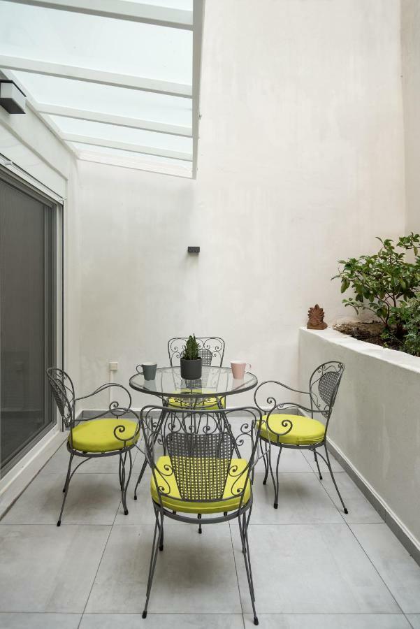 Apartment Cozy With A Secret Garden
